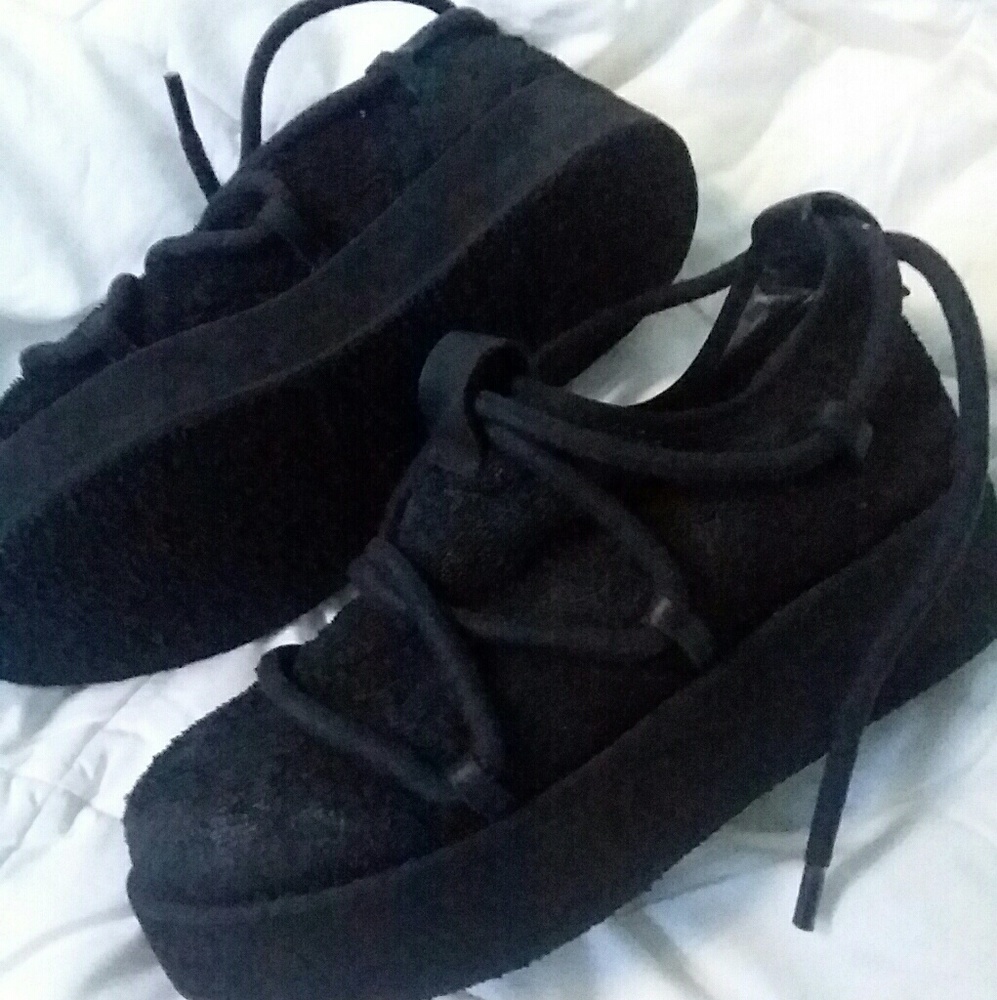 New w/out tags $325 PURO Secret lace rubber shoes